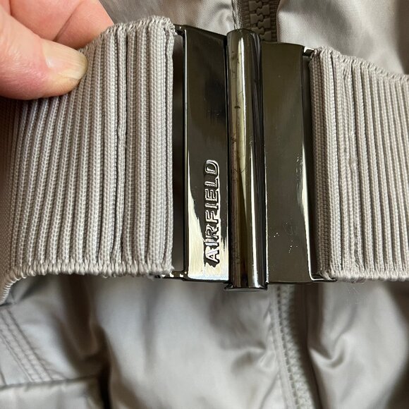 Airfield Winter Coat - matte satin light grey - size Medium - Picture 9 of 17